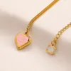 Aldrig bleka 18k guldpläterade lyxmärke designer hängen halsband hjärta rostfritt stål c-bokstäver choker hänge halsband pärlor kedja smycken tillbehör gåvor