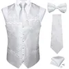 Abiti da uomo Blazer DiBanGu Classico abito bianco Gilet Cravatta Set per uomo Sposo Homme Banchetto di nozze Festa formale Gilet da lavoro Cravatta Papillon Set 230322