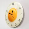 Horloges murales Sunny Side Up Fried Egg Cuisine Horloge murale Design plat 3D Petit déjeuner Nourriture Art mural Salle à manger Décor intérieur Montre murale silencieuse 230323