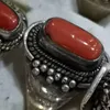 Pierścienie klastra 1PCS/działek naturalny czerwony pierścień koralowy 925 srebrny srebrny rozmiar mężczyzna man biżuteria Anillos Małer Bague Bijoux ręcznie robiony