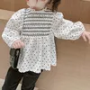 キッズシャツ春秋かわいいピュアコットンカワイイガールズのシャツ長袖プルオーバーフリルプリーツラブプリント甘い韓国の子供服230323
