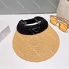 サマーレディースデザイナーバイザーキャップトライアングルアイコンビーチハットストロー空のトップキャップサンシェードトップレスの帽子