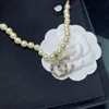 Hurtownia luksusowego projektanta marki podwójny wisiorek w kształcie litery naszyjniki łańcuch 18K pozłacane Crysatl Rhinestone sweter Newklace dla kobiet biżuteria ślubna akcesoria
