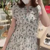 Casual Jurken Kuzuwata Japanse Zoete Trekkoord Slanke Taille Jurk Lente Bloemenprint Chiffon Gewaad Femme O Hals Lange Mouwloze vestido 230323