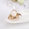 Broszki 100pcs moda Big Pearl Gold Fish Bról Pins for Women Dresses Akcesoria