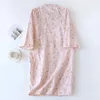 Kvinnors sömnkläder kvinnor spa robes sommar gasbind bomull badrock rosa körsbärs blommor japansk stil kimono robe femme tunna sömn toppar pijama