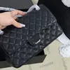 Dames Klassieke Gewatteerde Zwarte Tassen Met Dubbele Flap Kaviaarleer Kalfsleer Designer Portemonnee Zilver Metaal Hardware Gematelasseerde Keten Multi Pochette Luxe Handtassen 25CM