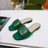 Nuevas zapatillas de moda para mujer, sandalias planas de diseñador, chanclas de playa informales de cuero, talla 35-44