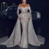 Sparśne suknie ślubne 2023 Długie rękawy Bateau Off Rame Carzy Aplikacje 3D Lace Formal Sukies
