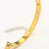 2023 Gold Bangle for Women Designer Vintage Diamond Armband Fashion Märke smycken rostfritt stål present nagelarmband