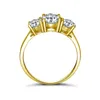 Klusterringar qyi 14k solid gul guld tre sten för kvinnor prong set round cut moissanite diamant engagemang bröllop eloi22