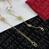 Fashion Necklace Designer Jewelry Luxury V Letter Pendant Crystal Rhinestone Pearl Necklace Golden Chain Women Jewelry