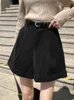 Shorts femminile vellutoy Donne ad alta vita ad alta moda 2023 strumenti sciolti casual invernali per semplici 1 bottone largo 230324