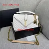 2023 Moda Kadın Çanta Omuz Lüks Çantalar Metal Zincir Altın Kadın Çanta Hakiki Deri Çanta Kapak Çevirin V Çapraz Messenger Crossbody Çanta Çanta