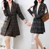 Tweede stukjurk Autumn Dikke Wool Plaid Matching Set Blazer en Aline Mini Rok Koreaanse Lang Kantoor Lady Casual Sets 230324