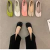 Sandalet Bailamos Kadın Flats Tabi Ninja Ayakkabı Kadın Mikrofiber Deri Rahat Flats Bölünmüş Burunlu Terlik Yumuşak Alt Loafer'lar Solid Slip La 230324