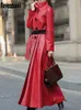 Jackets femininos Nerazzurri Autumn maxi Red PU Couather Casat para mulheres Cinturão de manga comprida Bedida dupla elegante Luxury Runway Fashion 2023 230324