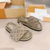 Pantofole da uomo di marca Cuscino da piscina Flat Comfort Mule Pantofole firmate da donna Fashion Slide Size 35-45