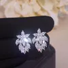 Bolzenohrringe Luxus glänzend kubisch Zirkonstein für Frauen Trendy Brautkristallblume Hochzeit Engagement Accessoires