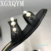 Slippers 2023 Zomer Wit Black Pearl Flats Dames Designer Slip op Open Teen Mules Brand Casual Beach Echte lederen schoenen