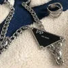 Lettre correcte classique P Bijoux en acier inoxydable Designer de luxe Homme Hip Hop Collier Femme Triangle inversé Collier Saint Valentin Cadeau