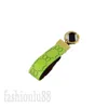 Portachiavi con parti in oro placcato portachiavi di design verde rosa lettera pelle bovina portachiavi grazia multicolore goffratura portachiavi moda decorativa PJ068 C23