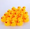 500 st fest FAVID Gift Bath Water Duck Toy Baby Small Mini Yellow Rubber Ducks Barn Simande strandbadpresent