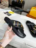 고급 신발 디자이너 여성 샌들 남자 슬라이드 여름 클래식 고무 두꺼운 플랫폼 슬리퍼 황금 금속 F 문자 그래피 가죽 크로스 오버 밴드 신발 상자