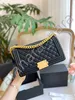 2023 Designerväska Populära lyxiga överdådiga temperament Crossbody Bag Handväskor Purses Designer Woman Handbag Walls Rabatt Hobo