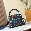 Designer kvinnor handväskor mode axelpåsar högkvalitativa tygväskor bokstav tryck kvinnor handväskor medium handväskor äkta läder crossbody väskor polka dot mönster