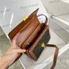 Moda gerçek deri çanta kadın erkekler logo baskılı inek deri zarf çantası lüks çanta tasarımcısı moda kanalı düz desen metal kilit düz omuz çantaları