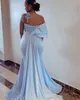 Lichtblauwe zeemeermin bruidsmeisjekleding elegante één schouder mouwloze 3D bloemen appliques plus size dames bruiloft feestjurken met boog terug 2023 op maat gemaakt
