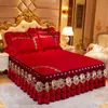 Jupe de lit rouge cristal velours princesse literie de mariage épaissir doux couvre-lits dentelle brodé jupe de lit lin housse de matelas taies d'oreiller 230324