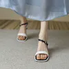 Sandálias nxy verão feminino sandálias colorida colorida de pé quadrado fivela de calcanhar médio fêmeas chinelas moda moda de alta qualidade