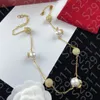 Fashion Necklace Designer Jewelry Luxury V Letter Pendant Crystal Rhinestone Pearl Necklace Golden Chain Women Jewelry