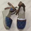 Tasarımcı Sicim Örgülü Sandalet Kadın Espadrille Strap Yuvarlak Kama Topuk Topuklu Moda Moda Orijinal Deri Balıkçı Gelinlik Parti Ayakkabısı Kutu No037