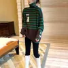 Kvinnors tröjor gröna randiga turtleneck tröja kvinnor mode mjuk vaxartad västerländsk topp höst och vinter 2023 långärmad avslappnad