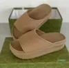 modedesigner män plattform sandal gummi glida anti-slip läder kvinnor klänning kilar strand toffel multi-säsong och multi-place slitage med box NO354