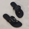 2023 métallisé serpent cuir sandale designer diapositives pantoufles femmes blanc noir verni jaune rose argent tongs dames taille 36-41 mode