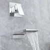 バスルームシンク蛇口盆地滝faucet壁マウントブラック/クロム真鍮シングルハンドル2ホールコールドミキサータップトルネイラ