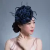 Gierig Rand Hoeden Dames Chic Tovenaar Hoed Cocktail Bruiloft Kerk Hoofddeksel Kentucky Hoofddeksels Veer Haaraccessoires Sinamay Fascinators 230323