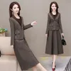 Zweiteiliger Dres 'Modeanzug Rock Twopiece Set Herbst- und Winter Elegant Long Sleeve Vintage Blazer Mantel mittelgroße Röcke Anzüge 230324