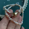 Choker Elegant naturligt sötvatten Pärlhalsband Golden Heart Clasp Charm Mixed Barock Wedding Jewelry Collar Uttalande