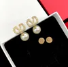 Klassische Nische, einfache, mit Buchstaben besetzte Diamantohrringe, Senior Sense, Perlenanhänger, Retro-Kristallohrringe, weiblich