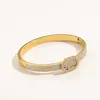 2023 Gold Bangle for Women Designer Vintage Diamond Armband Fashion Märke smycken rostfritt stål present nagelarmband