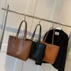 Torby na ramię modzie skórzane torby dla kobiet mają proste duże, duże stałe torebki boczne i torebki 230322
