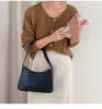 Сумка для сумочки осень и зимние женские сумки ретро -подмышечная женщина старшие люди с плечами ниша дизайн мода