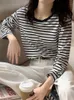 女性用Tシャツ秋のTシャツ女性韓国ルーズコットンTシャツ女性カジュアルトップティーグリーンブラックストライプ長袖Tシャツ基本冬230325