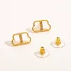 Charm Lüks Küpeler Kadınlar için Tasarlanmış Küpeler Küpeler Moda Gerçek Altın Elektroliz Harfler Küpeler Tasarımcı Takı Nefis Çift Aksesuarları Premium