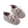 Zapatos de bebé informales para primeros caminantes, zapatos de suela blanda para niños y niñas nacidos, zapatillas de cuero de ante antideslizantes, zapatillas duras para niños de 0 a 18M